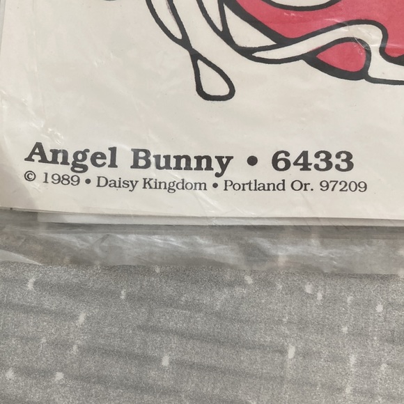 Vintage 1989 Daisy Kingdom Iron on Transfers Angel Bunny - Picture 2 of 6